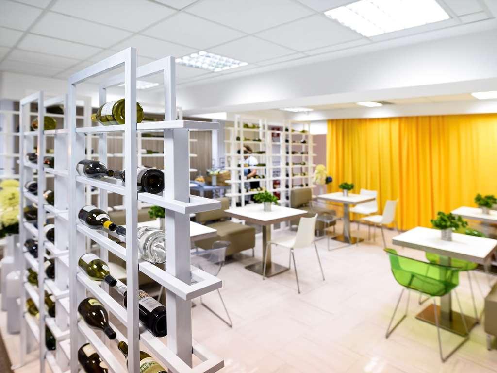 Ibis Styles Skopje Hotel Ресторант снимка