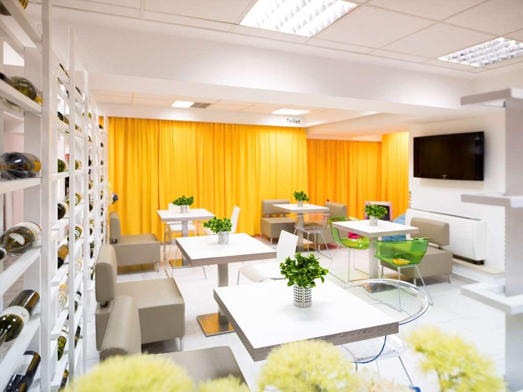 Ibis Styles Skopje Hotel Ресторант снимка